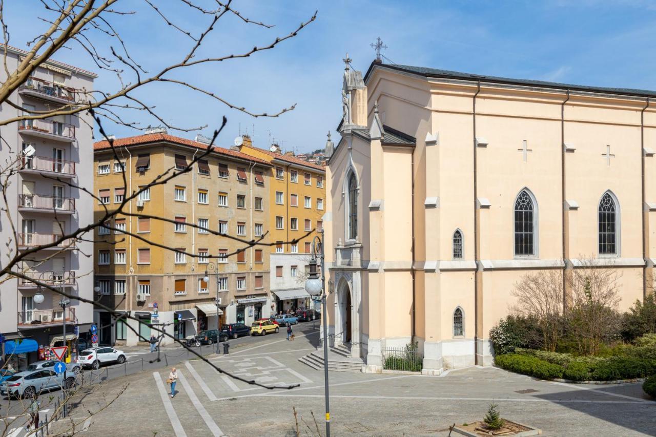 Suite Foscolo, In Piazza A Τεργέστη Εξωτερικό φωτογραφία